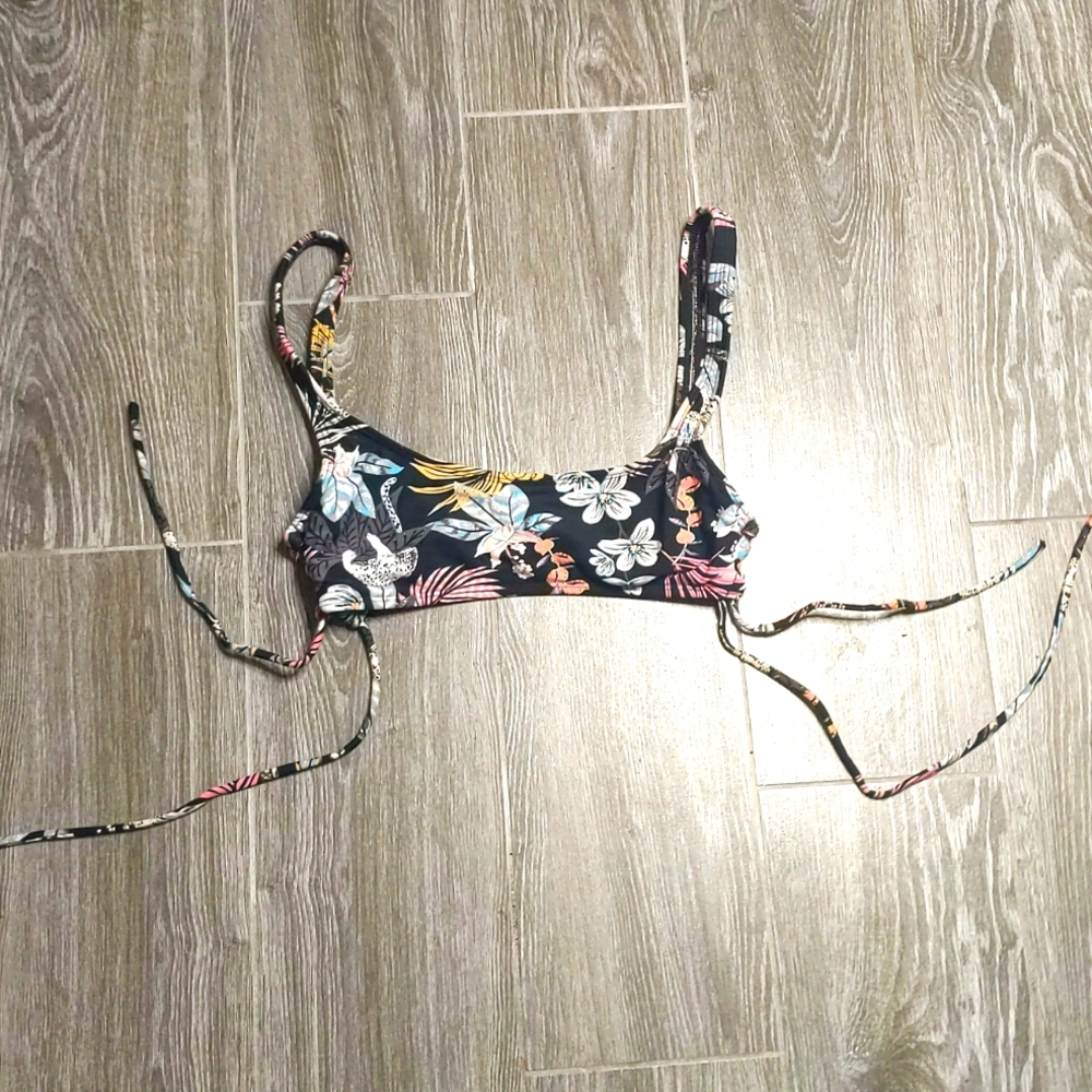 Swimwear top